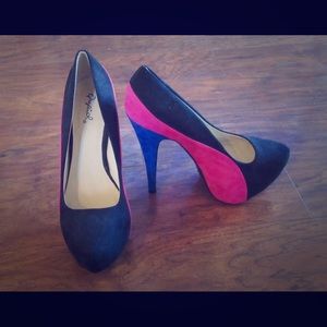 Multicolor pumps